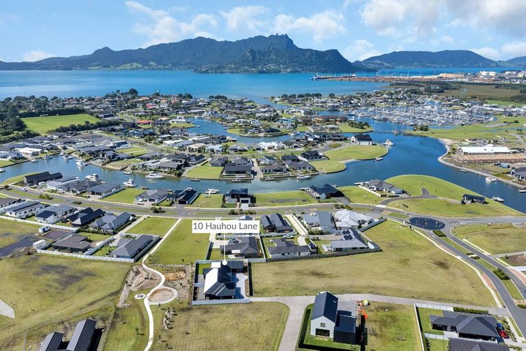 Photo of property in 10 Hauhou Lane, One Tree Point, Ruakaka, 0118