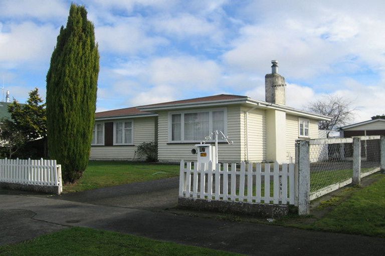 Photo of property in 23 Battersea Place, Roslyn, Palmerston North, 4414