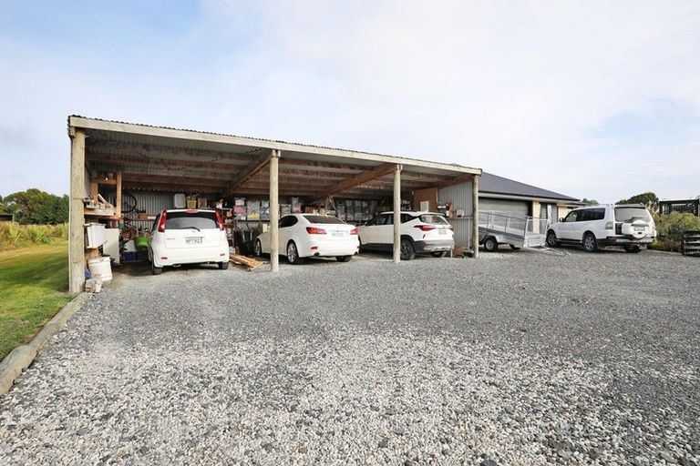 Photo of property in 81 Watt Road, Otatara, Invercargill, 9879