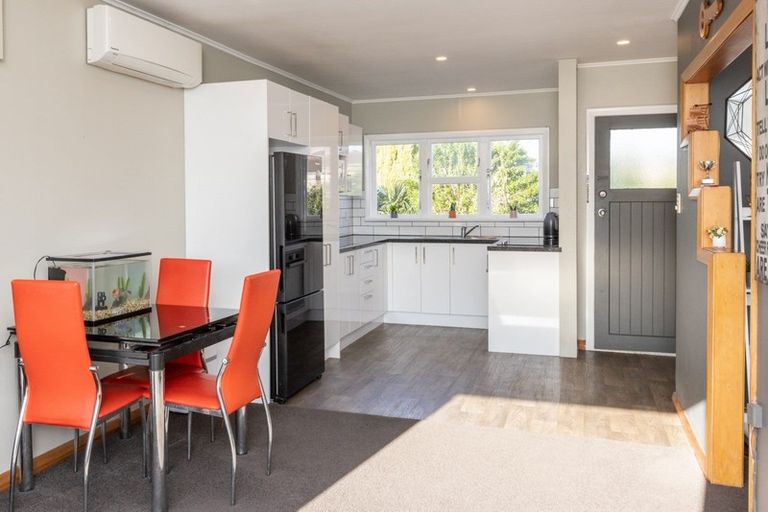 Photo of property in 4 Cranby Crescent, Onekawa, Napier, 4110