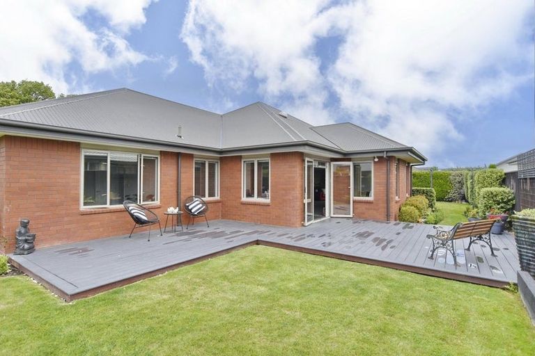 Photo of property in 13 Wisteria Lane, Rangiora, 7400