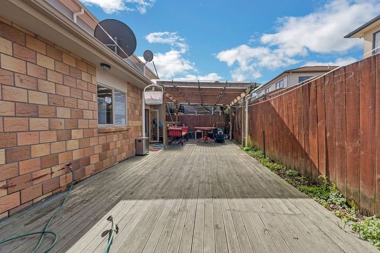 Photo of property in 13 Bushpark Place, Flat Bush, Auckland, 2016