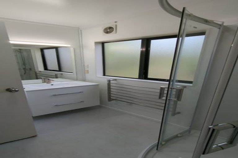 Photo of property in 30 Greenhithe Road, Greenhithe, Auckland, 0632