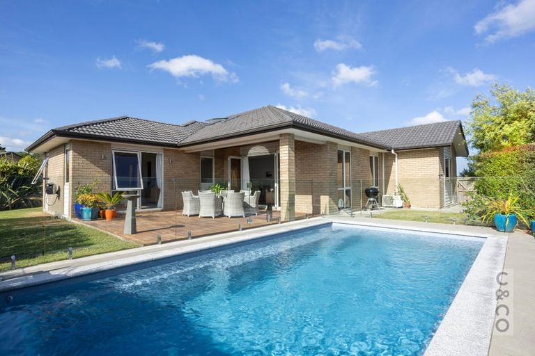 Photo of property in 23 Turpin Road, Riverhead, 0820