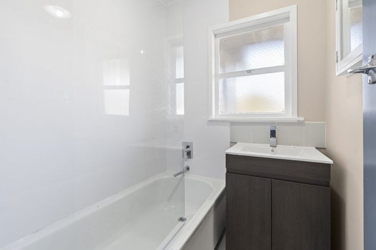 Photo of property in 3/23 Evelyn Place, Hillcrest, Auckland, 0627