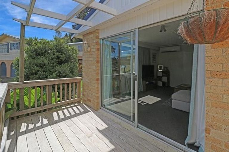 Photo of property in 1/11 Lowry Crescent, Stokes Valley, Lower Hutt, 5019