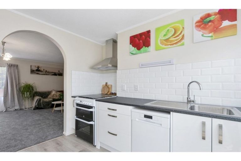 Photo of property in 98a Reynolds Street, Taita, Lower Hutt, 5011