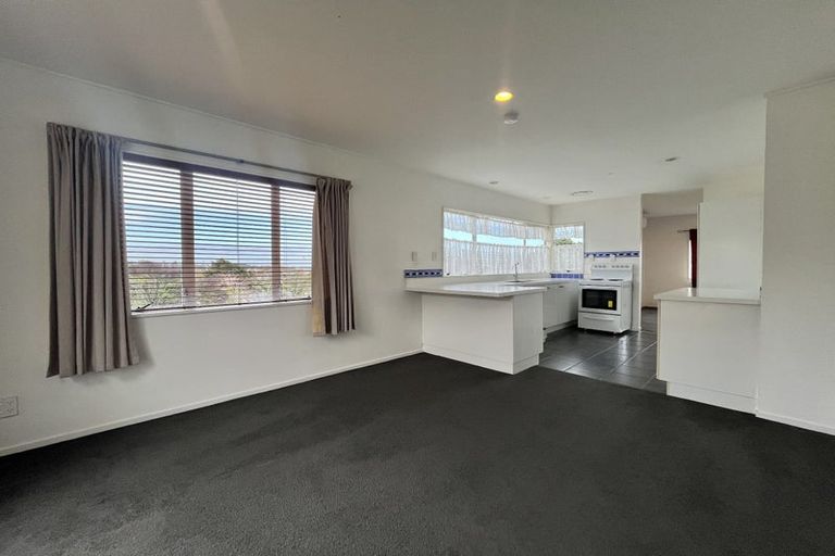 Photo of property in 103b Redoubt Road, Goodwood Heights, Auckland, 2105