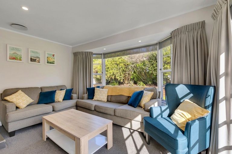 Photo of property in 15 Charthouse Lane, Whitby, Porirua, 5024