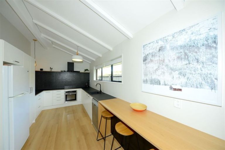 Photo of property in 4 Kingham Place, Avonhead, Christchurch, 8042