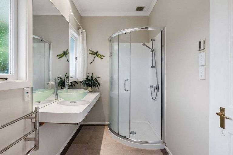 Photo of property in 142 Williams Street, Cambridge, 3434