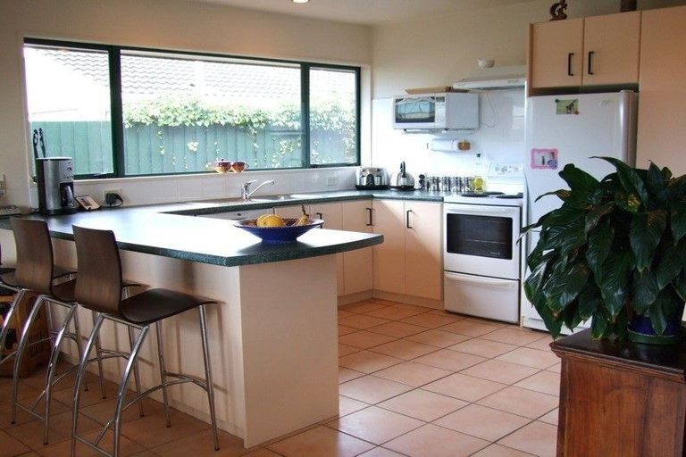 Photo of property in 36 Castletown Place, New Brighton, Christchurch, 8083