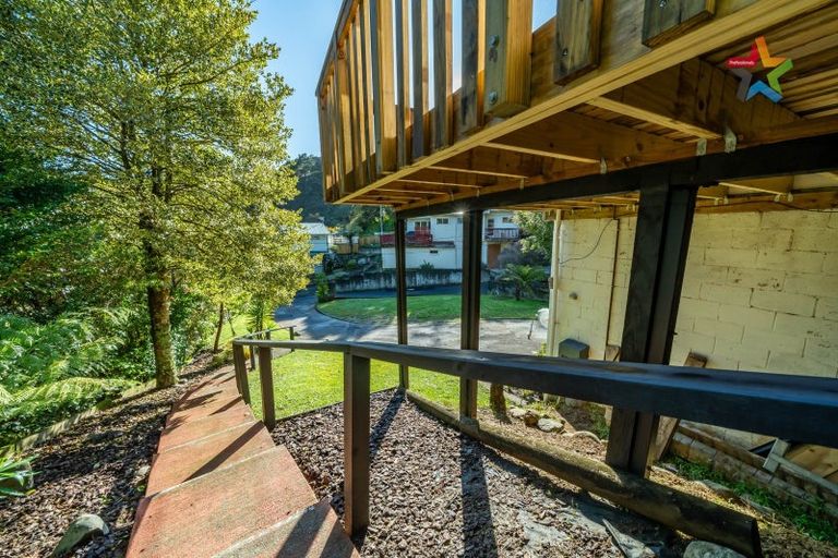 Photo of property in 38 James Grove, Stokes Valley, Lower Hutt, 5019