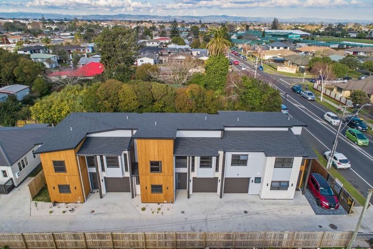 Photo of property in 79a Russell Road, Manurewa, Auckland, 2102