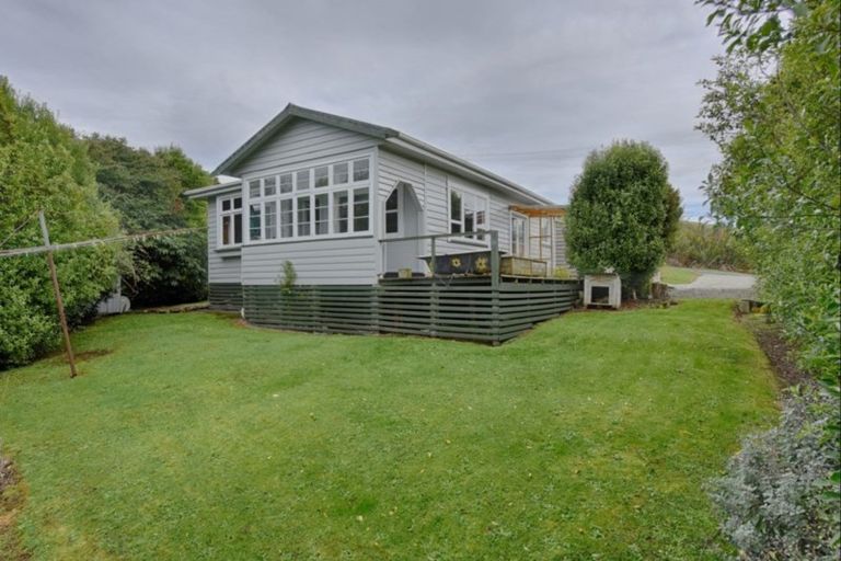 Photo of property in 17 Carrickfergus Street, Waikawa, Tokanui, 9884