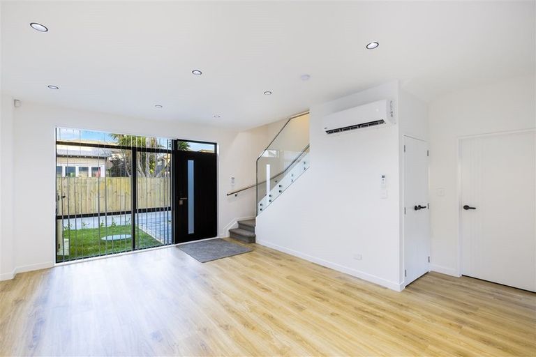 Photo of property in 3/48 Victor Street, Avondale, Auckland, 1026