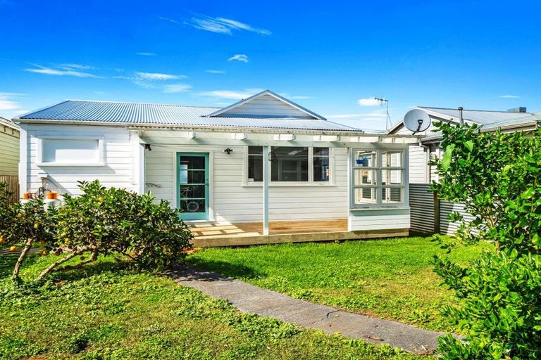 Photo of property in 15 Kelvin Street, Aramoho, Whanganui, 4500