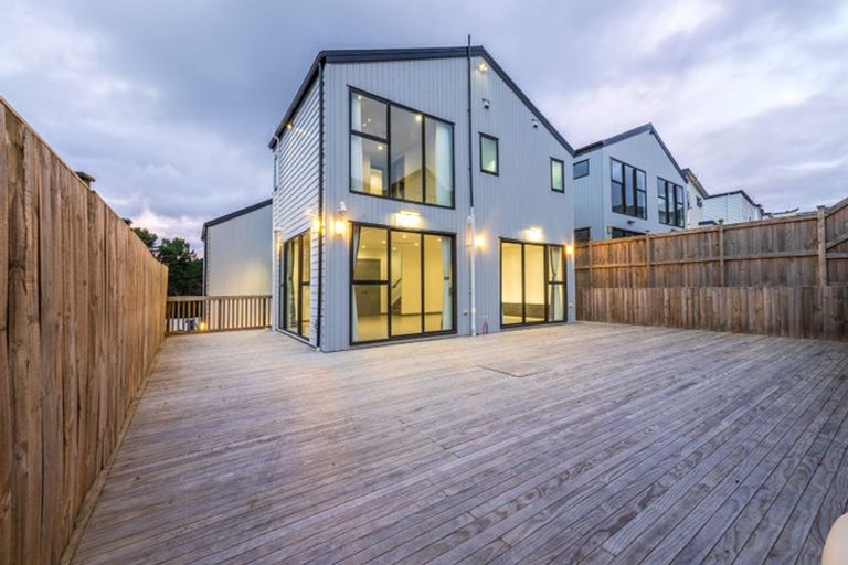 Photo of property in 14 Greenstead Close, Flat Bush, 2019