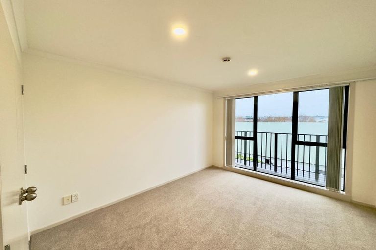 Photo of property in 12 Imperial Place, Henderson, Auckland, 0612