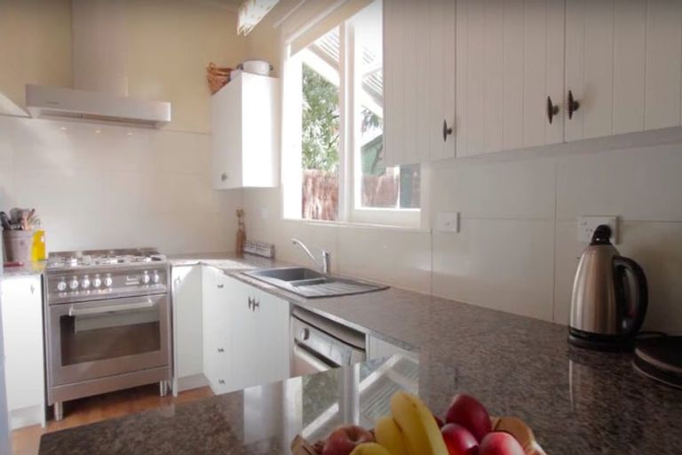 Photo of property in 100 Roberts Road, Te Atatu South, Auckland, 0610