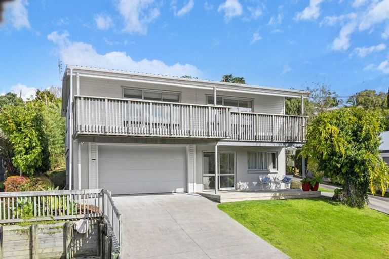 Photo of property in 96 Saddleback Rise, Murrays Bay, Auckland, 0630