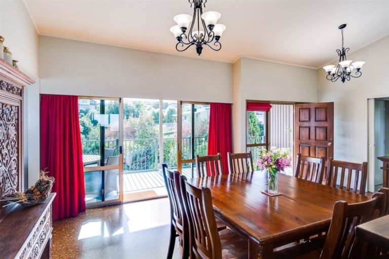 Photo of property in 2 Colenso Avenue, Hospital Hill, Napier, 4110