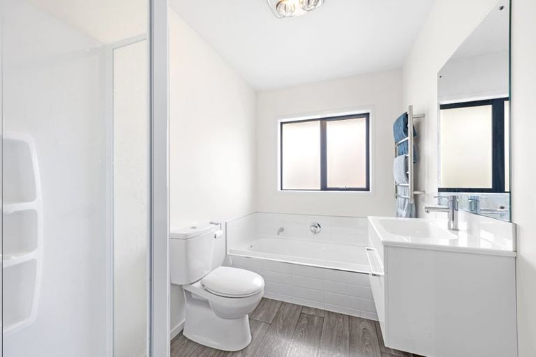 Photo of property in 1 Robalan Close, Halswell, Christchurch, 8025