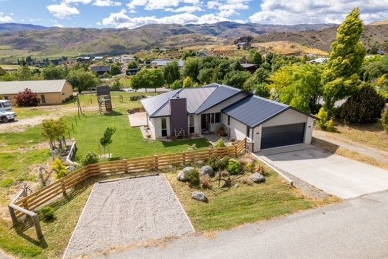 Photo of property in 2 Prospect Lane, Bannockburn, Cromwell, 9384