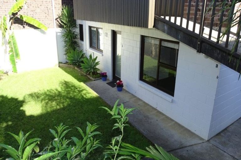 Photo of property in 3/59 Norwood Road, Bayswater, Auckland, 0622
