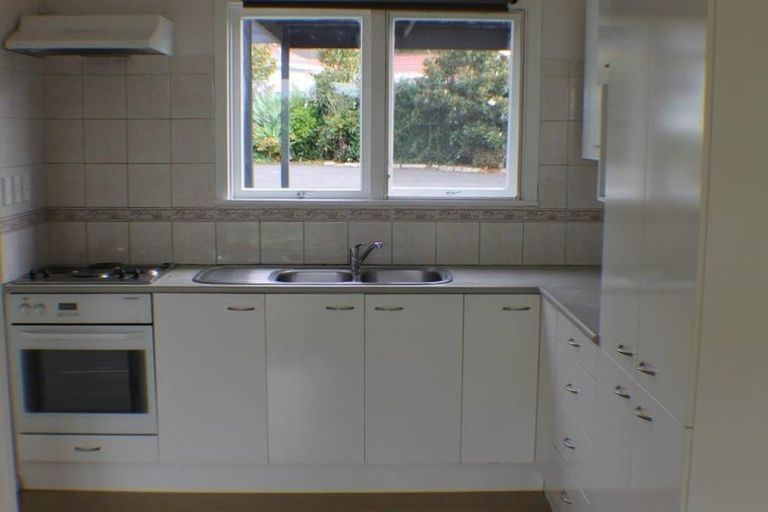 Photo of property in 1/133 Shakespeare Road, Milford, Auckland, 0620