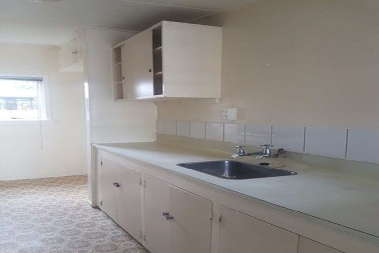 Photo of property in 146 Featherston Street, Palmerston North, 4410