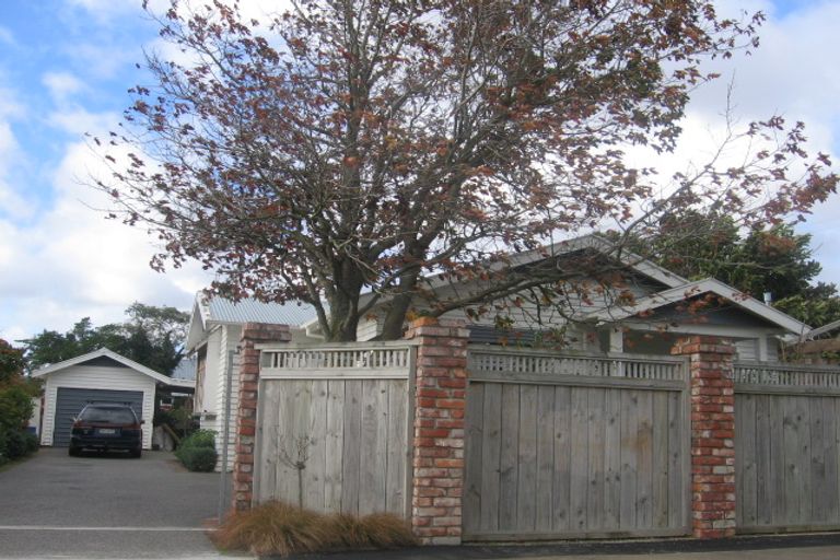Photo of property in 51 Lyndhurst Street, Takaro, Palmerston North, 4412