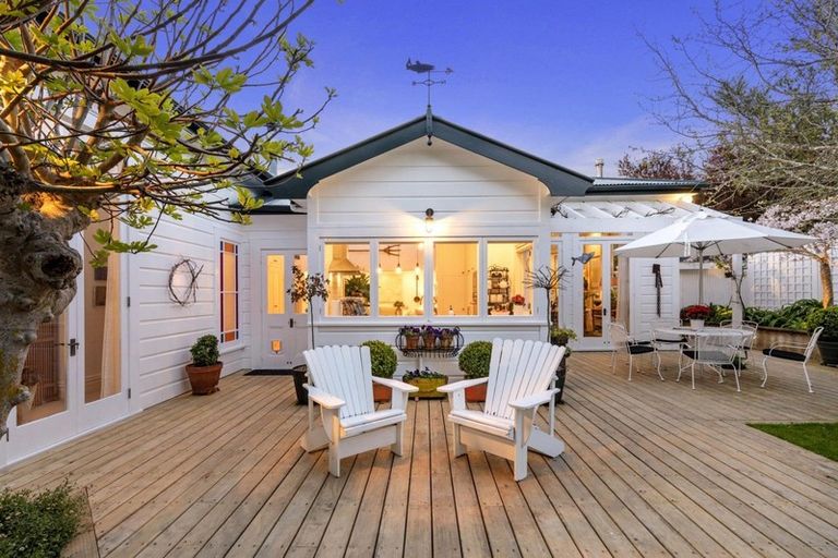 Photo of property in 31 Huanui Street, Ranui, Porirua, 5024