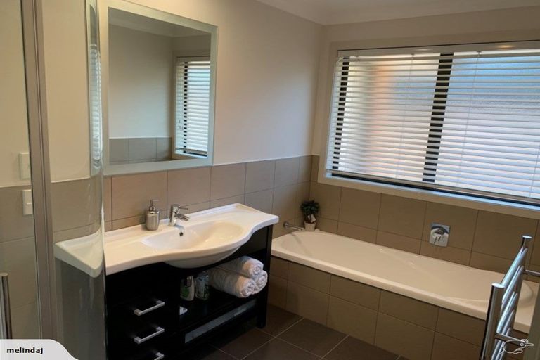 Photo of property in 4 Manhattan Court, Kelvin Grove, Palmerston North, 4414