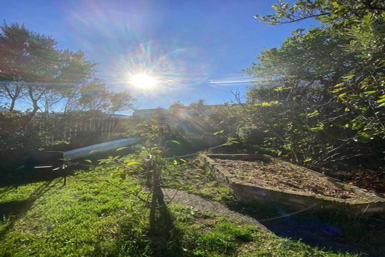 Photo of property in 19a Kekerenga Street, Strathmore Park, Wellington, 6022