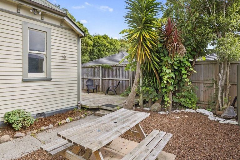 Photo of property in 3 Bronte Place, Waltham, Christchurch, 8023