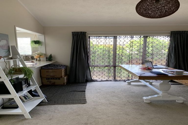 Photo of property in 43 Gosford Drive, Botany Downs, Auckland, 2010