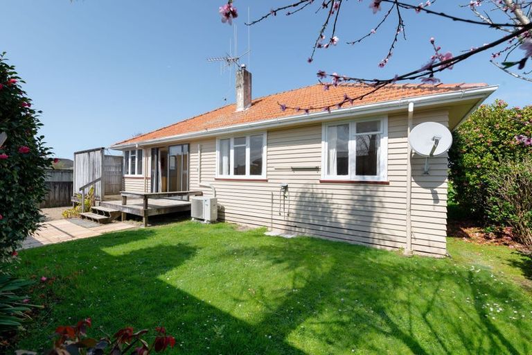 Photo of property in 11 Hockin Place, Fairfield, Hamilton, 3214