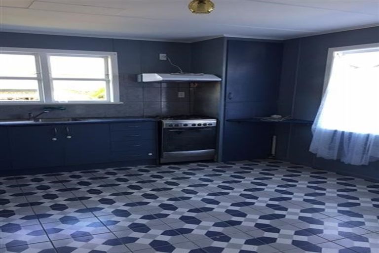 Photo of property in 63 Hepburn Road, Glendene, Auckland, 0602