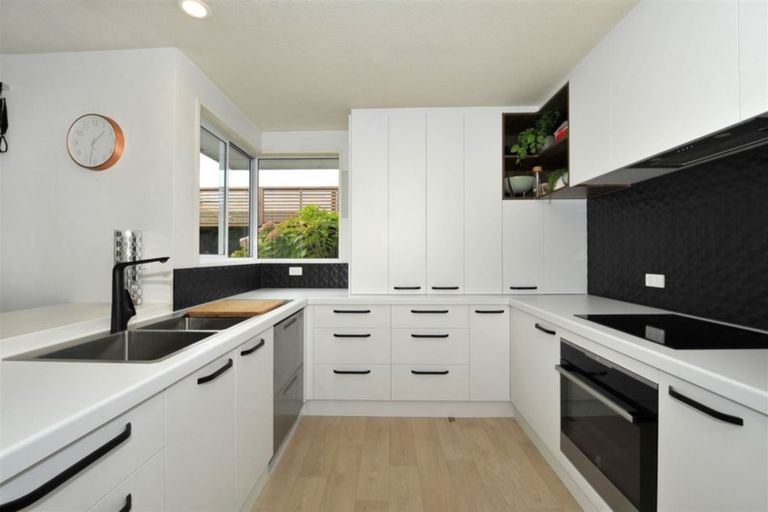 Photo of property in 511a Harewood Road, Harewood, Christchurch, 8051