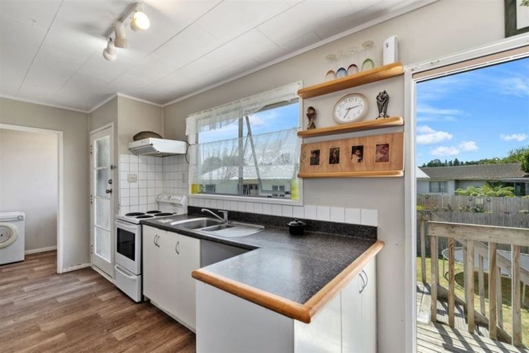 Photo of property in 11 Vanden Place, Henderson, Auckland, 0610