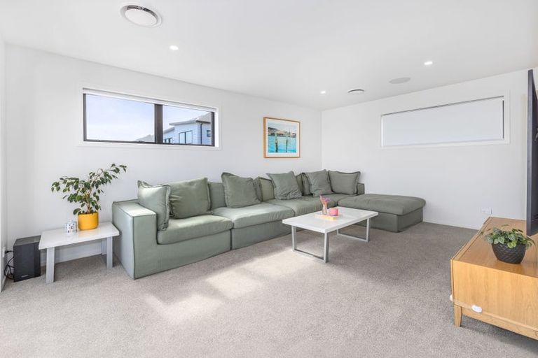 Photo of property in 94 Kotare Street, Waikanae, 5036