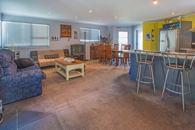 Photo of property in 6 Udall Place, Bucklands Beach, Auckland, 2014