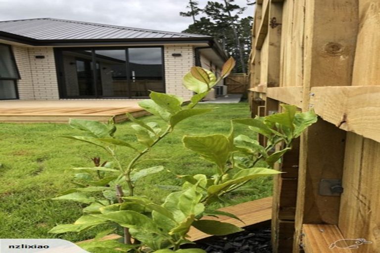 Photo of property in 87 Nobilo Road, Kumeu, 0810