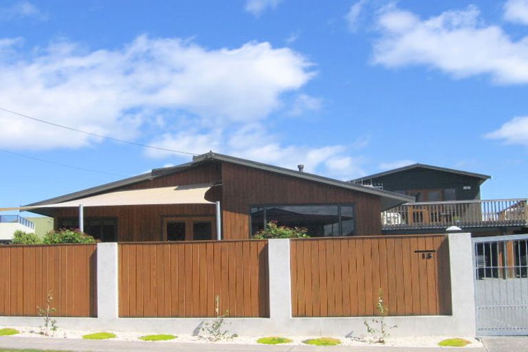 Photo of property in 15 Aubrey Crescent, Rainbow Point, Taupo, 3330