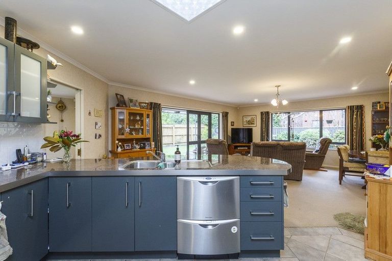 Photo of property in 5 Pastoral Lane, Hokowhitu, Palmerston North, 4410