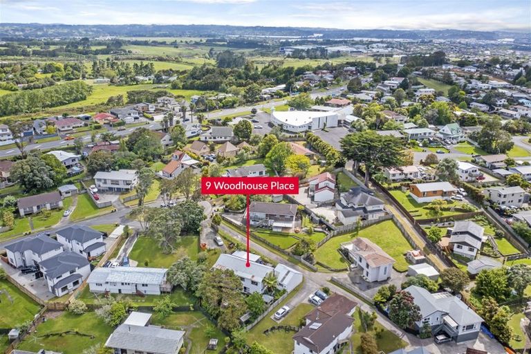 Photo of property in 9 Woodhouse Place, West Harbour, Auckland, 0618