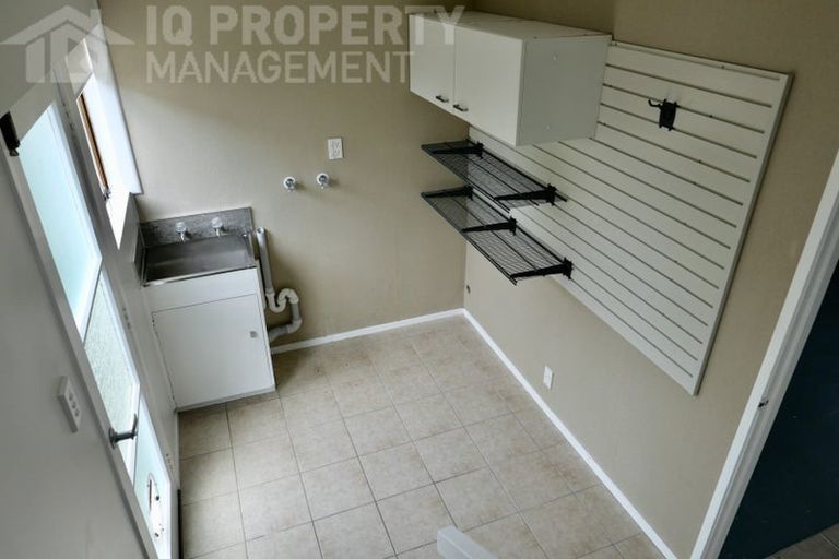 Photo of property in 2/77 Prince Regent Drive, Half Moon Bay, Auckland, 2012