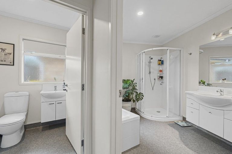 Photo of property in 379 Carrington Street, Upper Vogeltown, New Plymouth, 4310