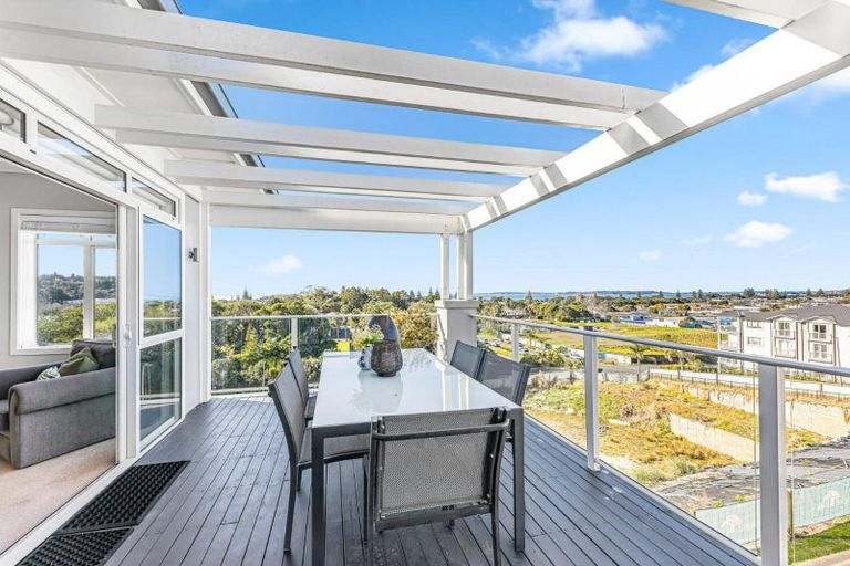 Photo of property in 92 Landmark Terrace, Orewa, 0931